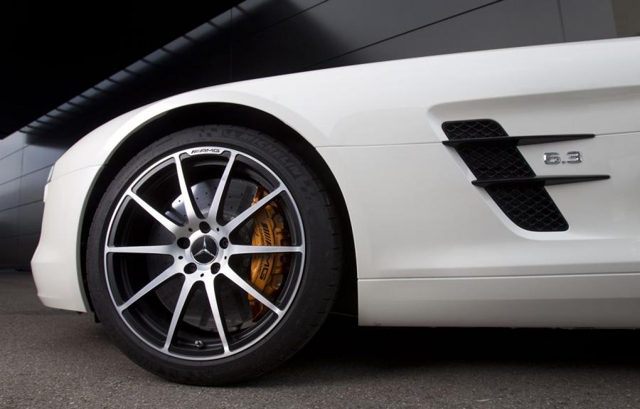  Mercedes-Benz SLS AMG GT 2013 года  (фото 84 из 110)